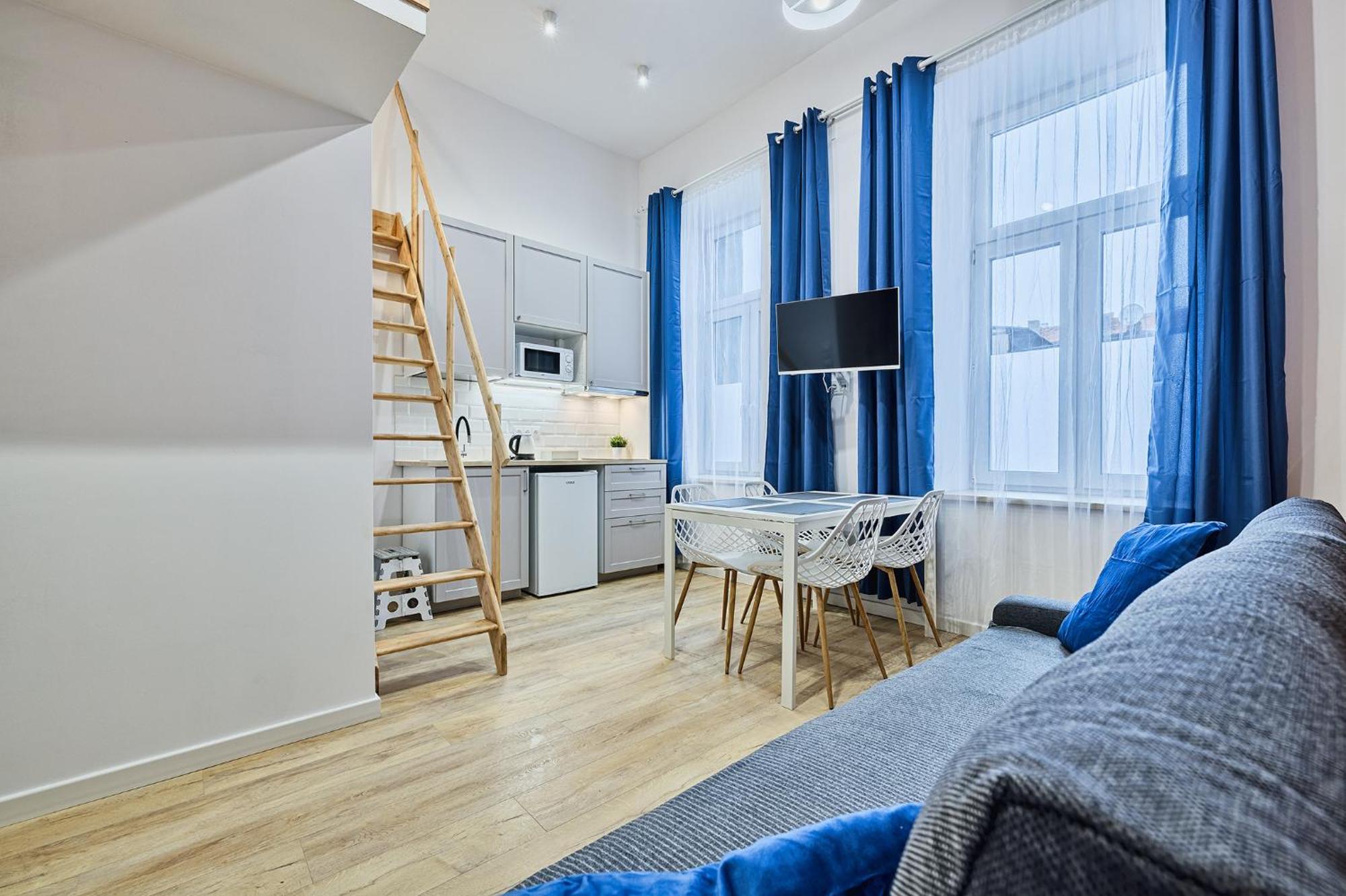 Delux 11 -