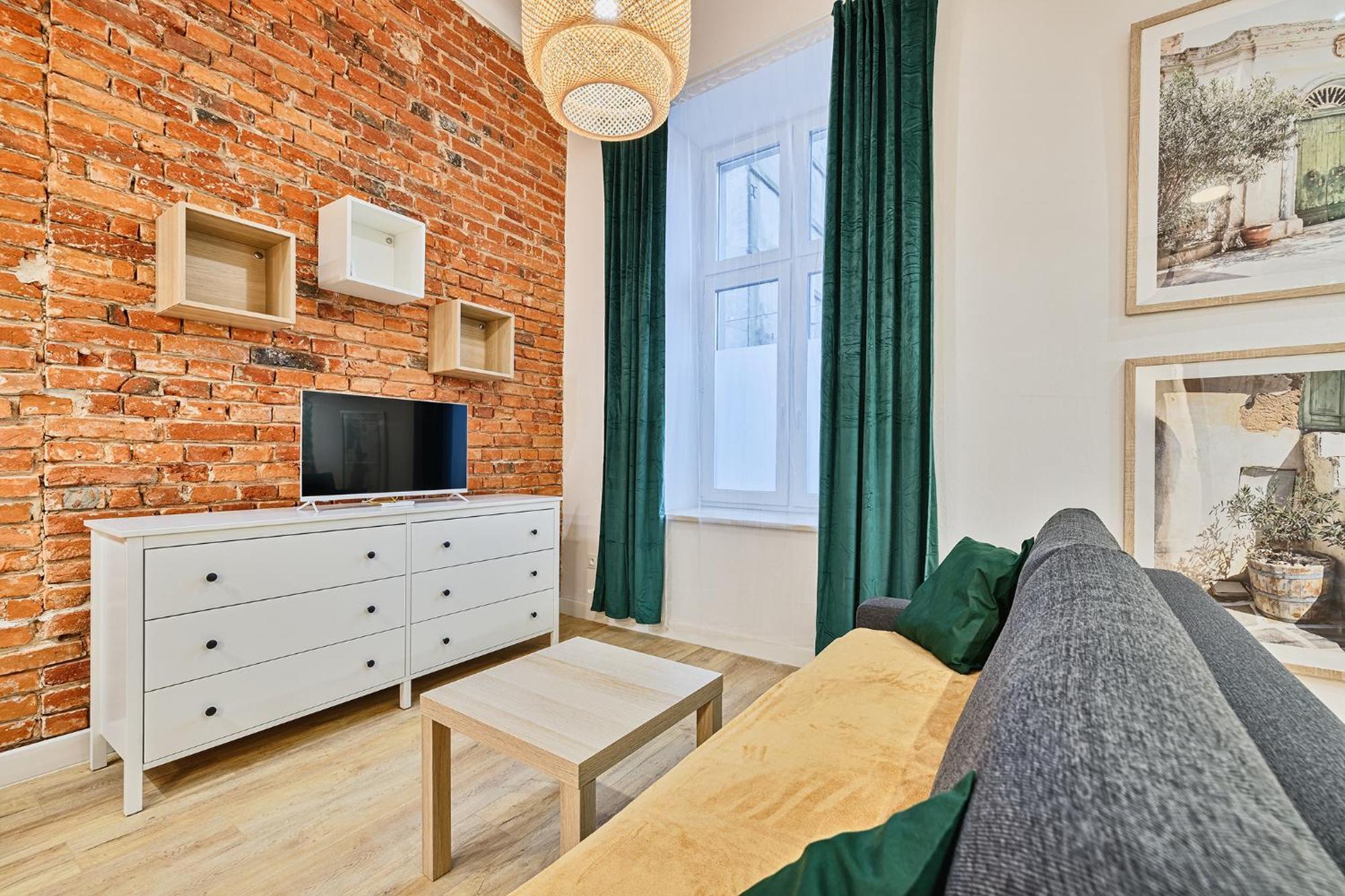 Delux 11 - * Lodz (Lodz)