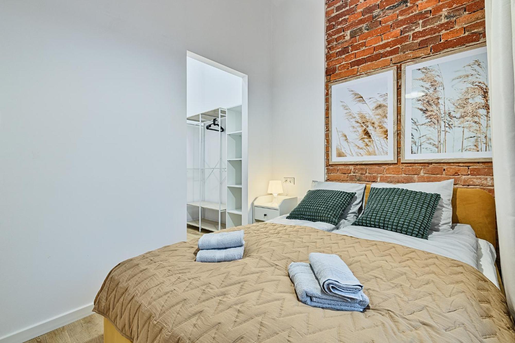 Delux 11 -