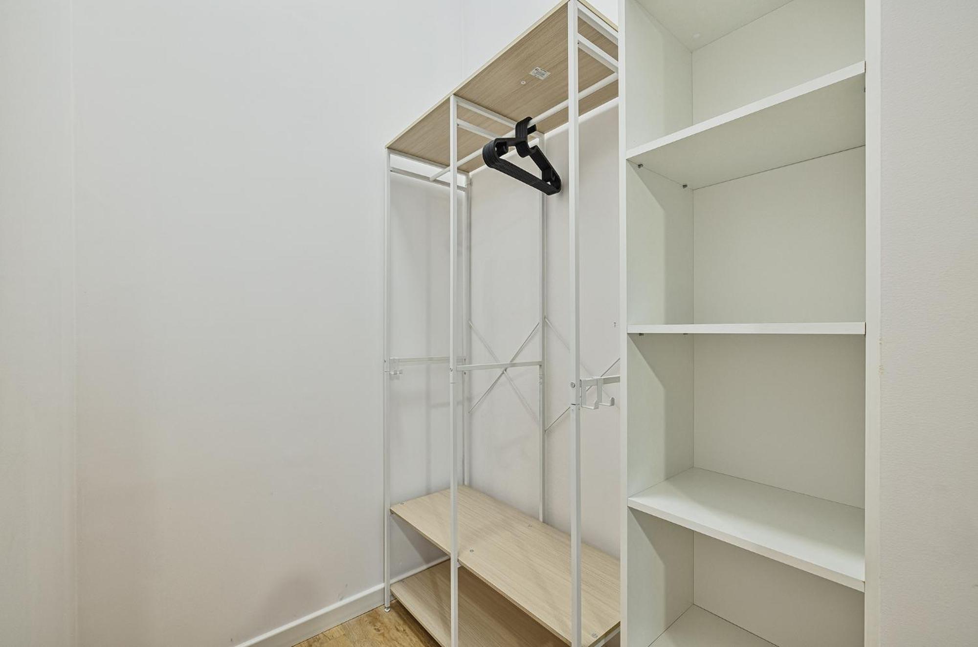 Delux 11 -